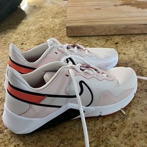 Nike Legend Essential 2 - Light Soft Pink - Size 8